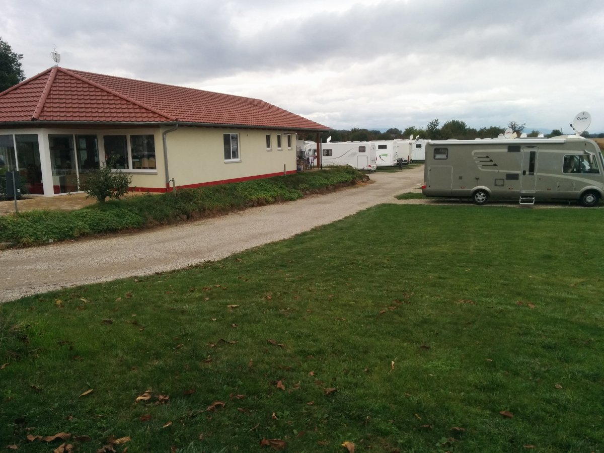 Wohnmobilgarten am Kirschenhof Schmidt Endingen